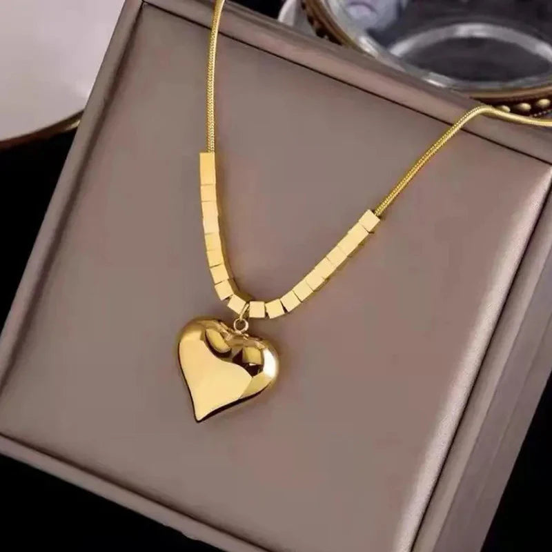 Eterna Heart Necklace