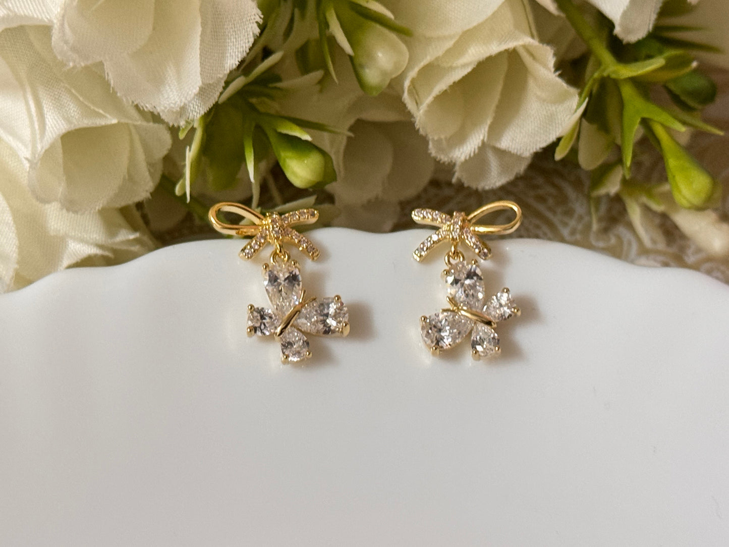 Eternal Grace Earrings - Gold