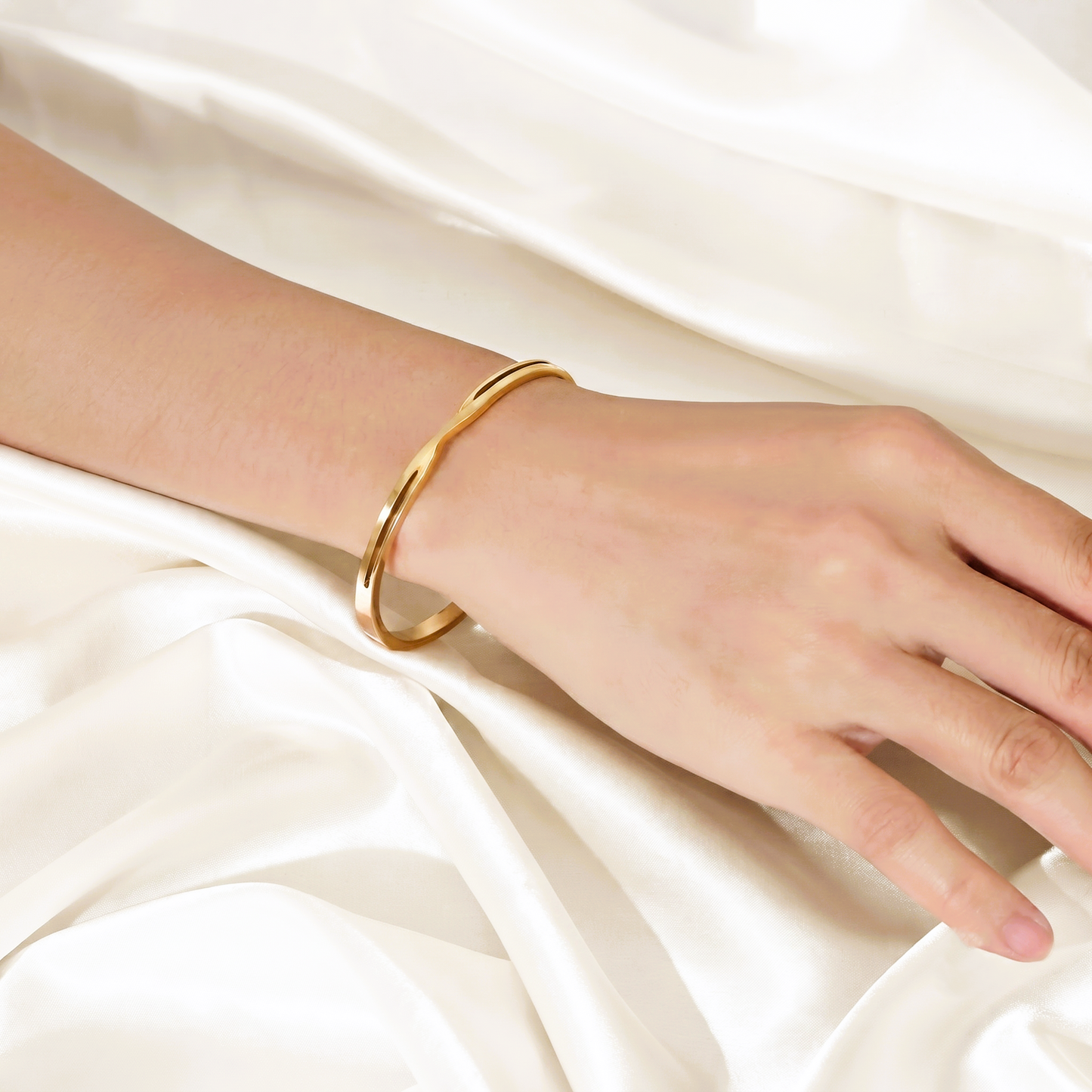 Wave Gold Kada Bracelet
