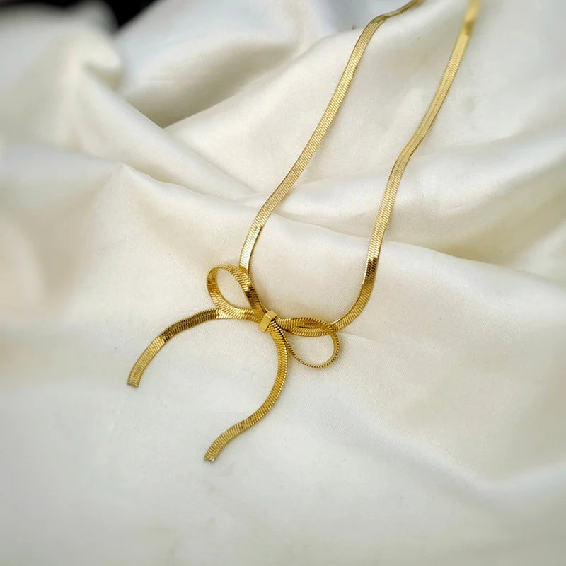 Golden Tie of Love Necklace -Anti Tarnish