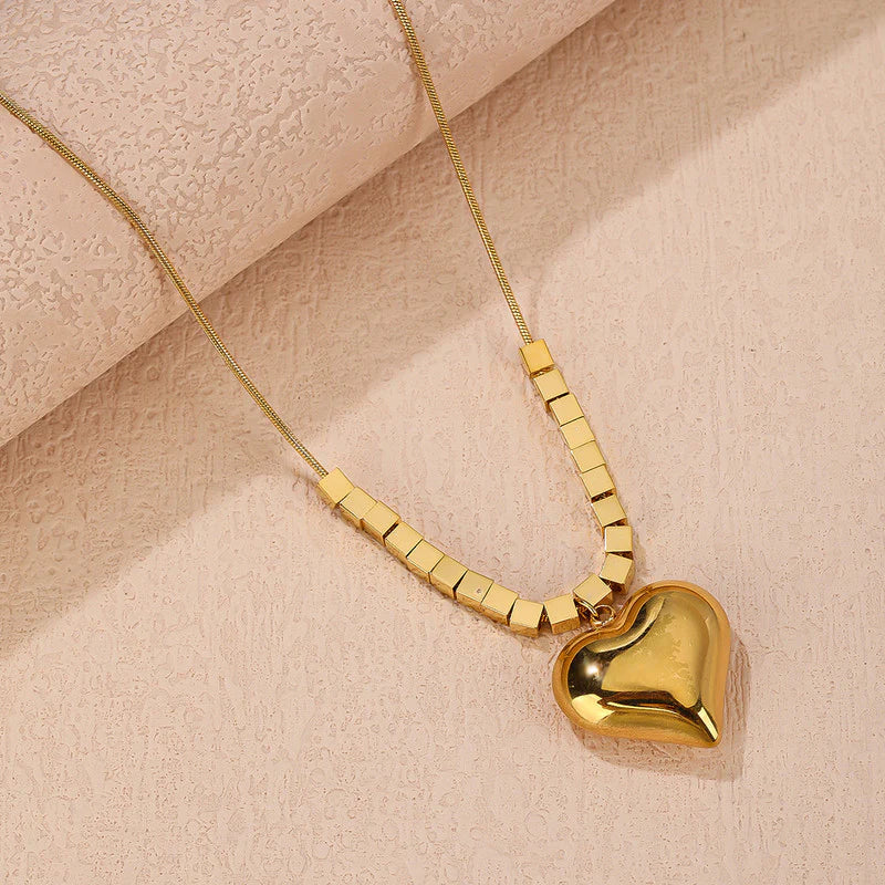 Eterna Heart Necklace