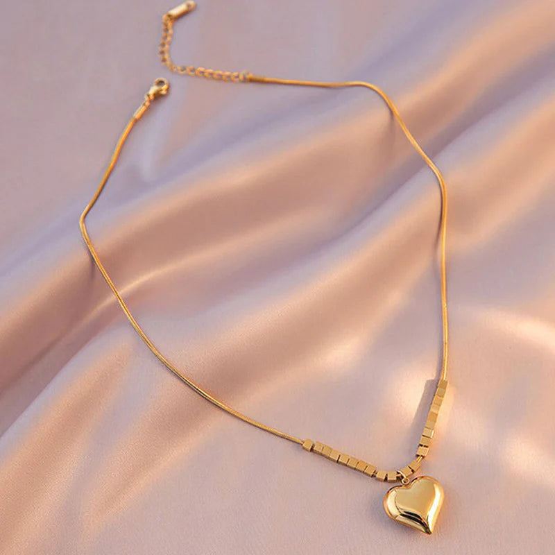 Eterna Heart Necklace