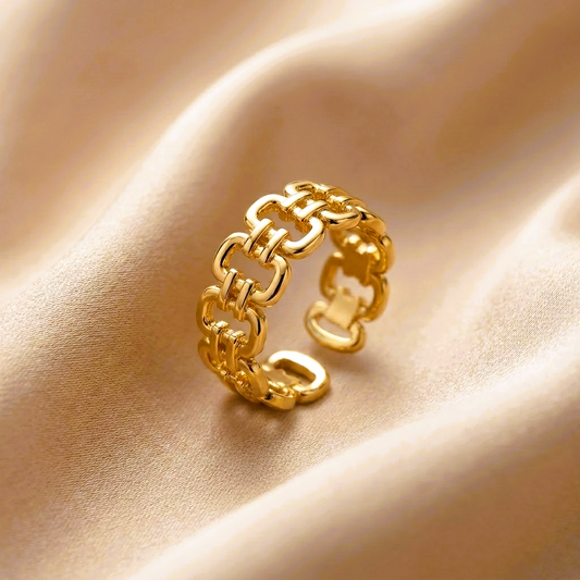 Golden Link Ring (Adjustable Size)